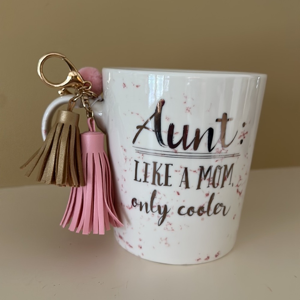 NWT 🤩 Aunt Mug with Key Chain